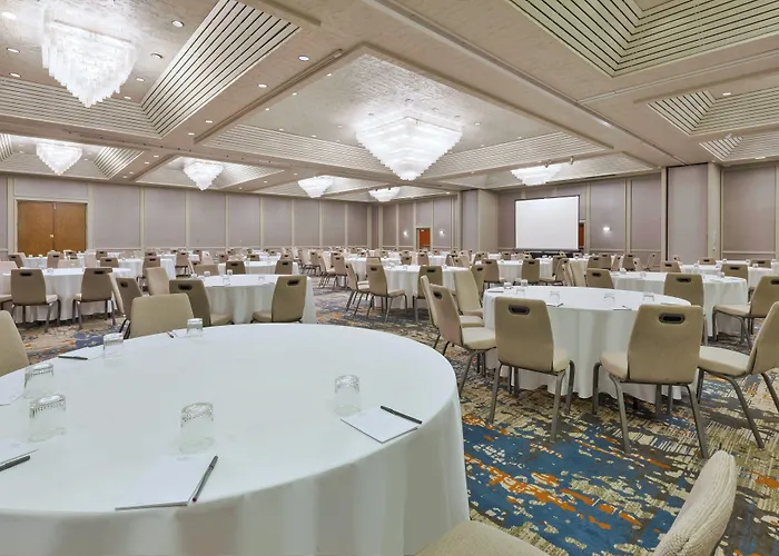 Crowne Plaza Columbus North - Worthington By Ihg